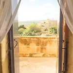 Privat bolig L'gharix Temple Retreat