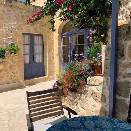 L'gharix Temple Retreat Rum i privatbostad Xagħra