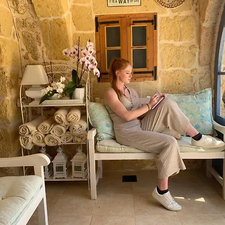 ホームステイ L'gharix Temple Retreat Xagħra