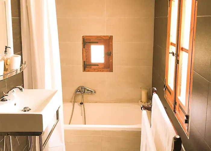 홈스테이 L'gharix Temple Retreat 자프라